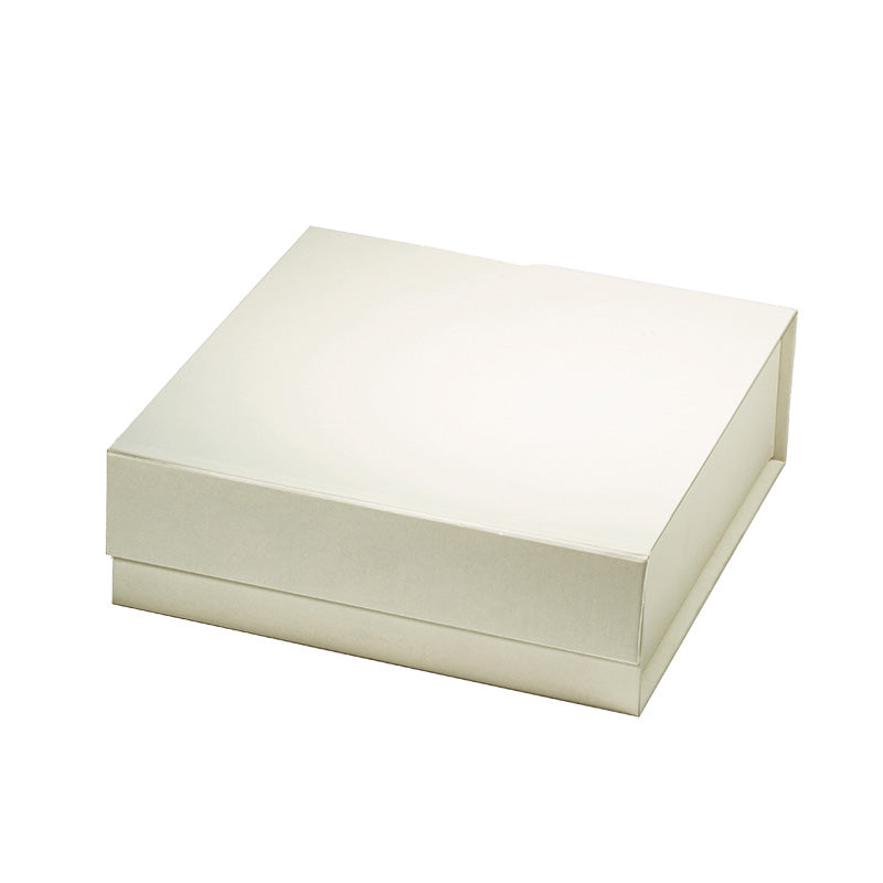 Magneetdoos met strik - A6 - Vierkant - Ivoor kraft - Couture